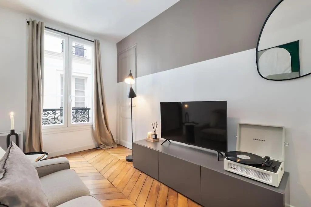 Brenne - 1 A Montorgueil Paris